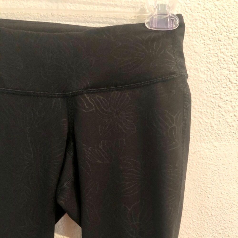 Old Navy Active Black Floral Yoga Pants Leggings